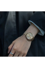 Load image into Gallery viewer, Female Watch DW00100474