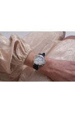 Load image into Gallery viewer, Female Watch GW0313L1