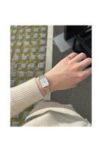 Load image into Gallery viewer, Petite Quadro Damen Uhr Gold Dw00100668