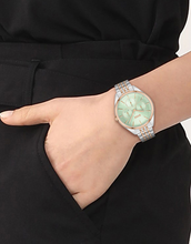 Load image into Gallery viewer, Female Watch 1502641