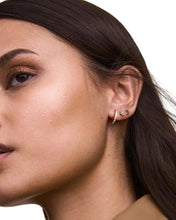 Load image into Gallery viewer, Gold Earring DW00400866