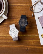 Load image into Gallery viewer, Collection Unisex Watch MQ-24B-7BEF