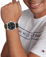 Load image into Gallery viewer, Forrest Male Watch 1710593